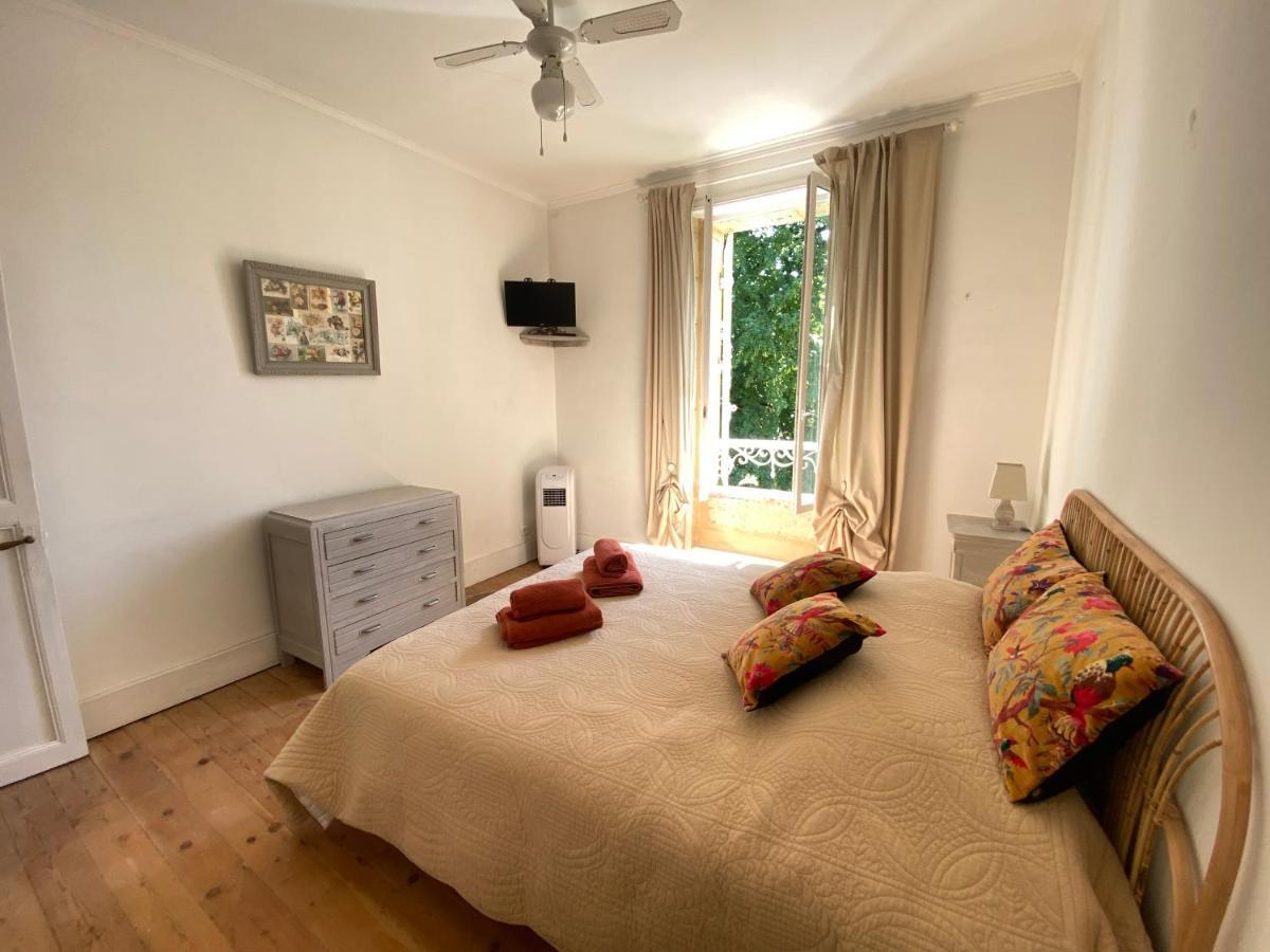 Residence Les Trois Jardins Avec Wifi Et Parking Gratuit Sarlat-la-Caneda Bagian luar foto