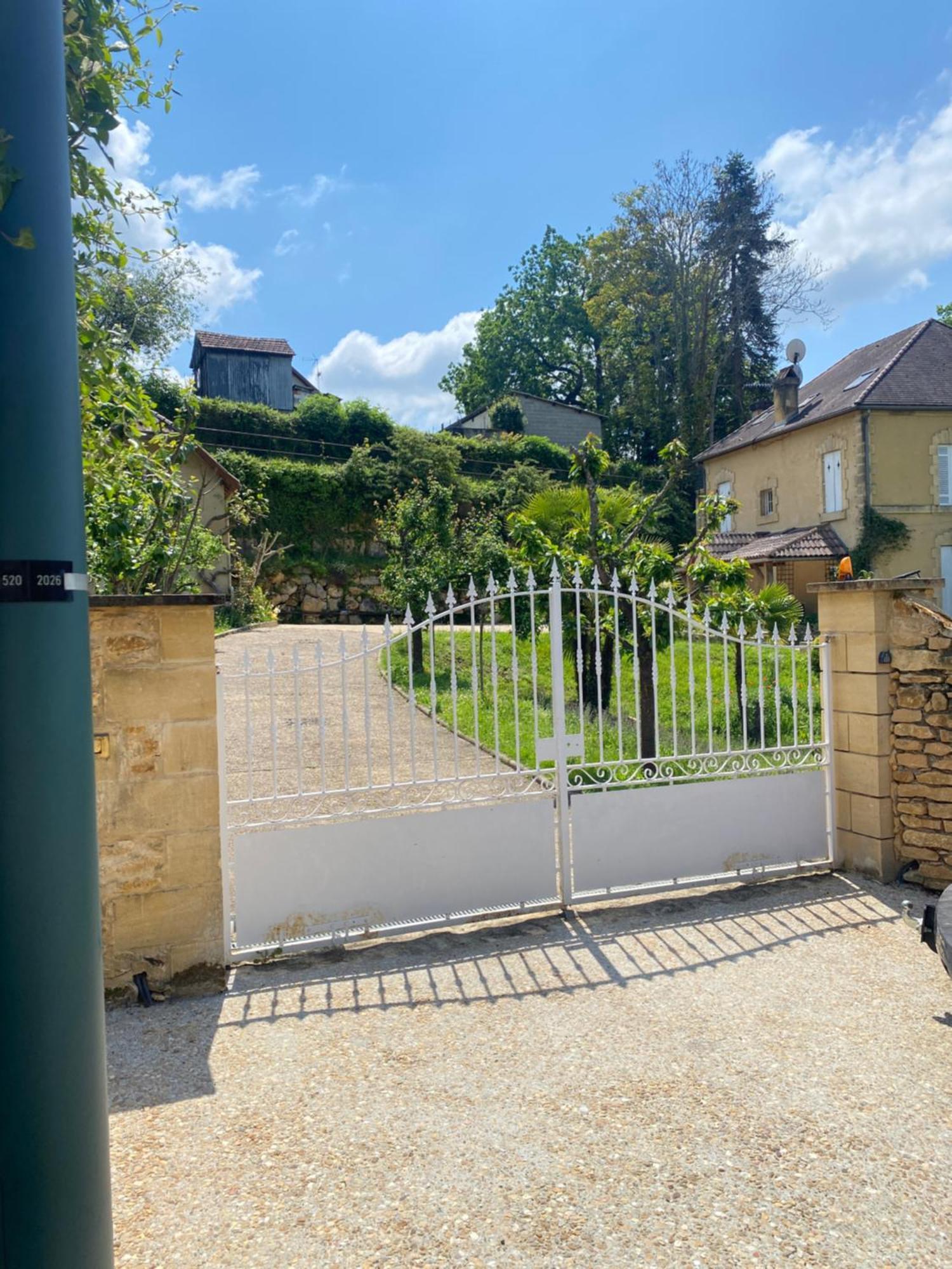 Residence Les Trois Jardins Avec Wifi Et Parking Gratuit Sarlat-la-Caneda Bagian luar foto